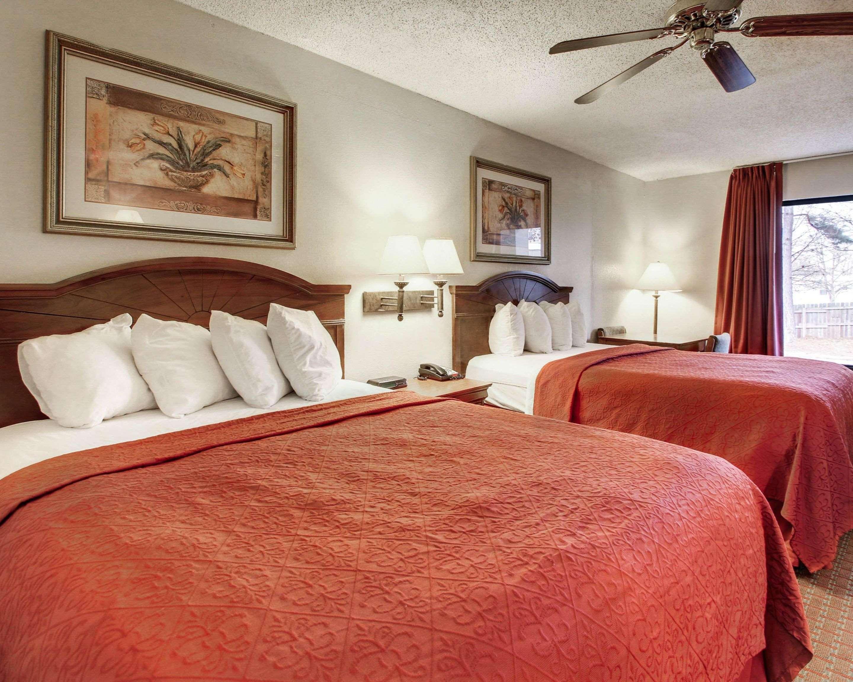 Quality Inn & Suites Clinton Kültér fotó