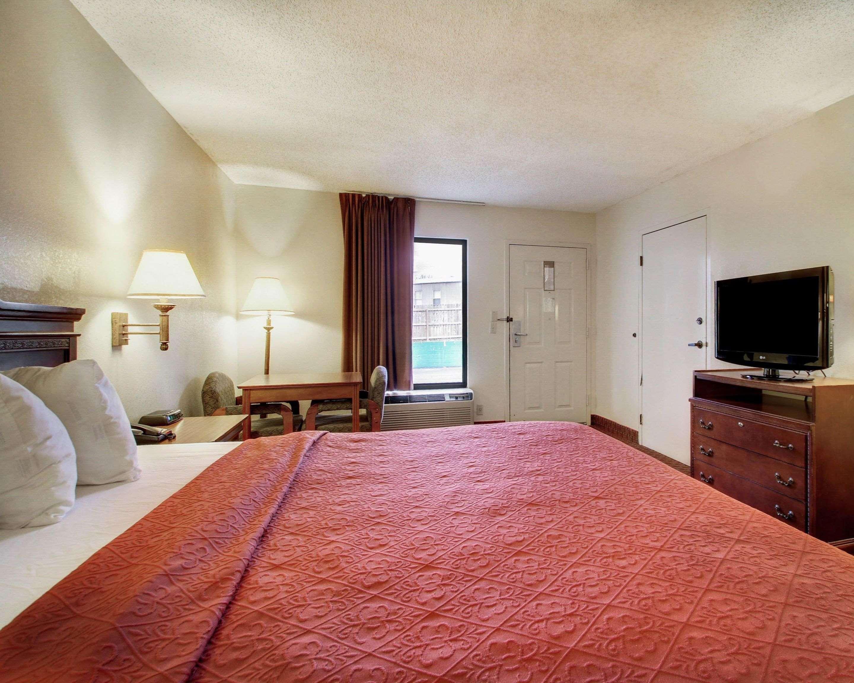 Quality Inn & Suites Clinton Kültér fotó