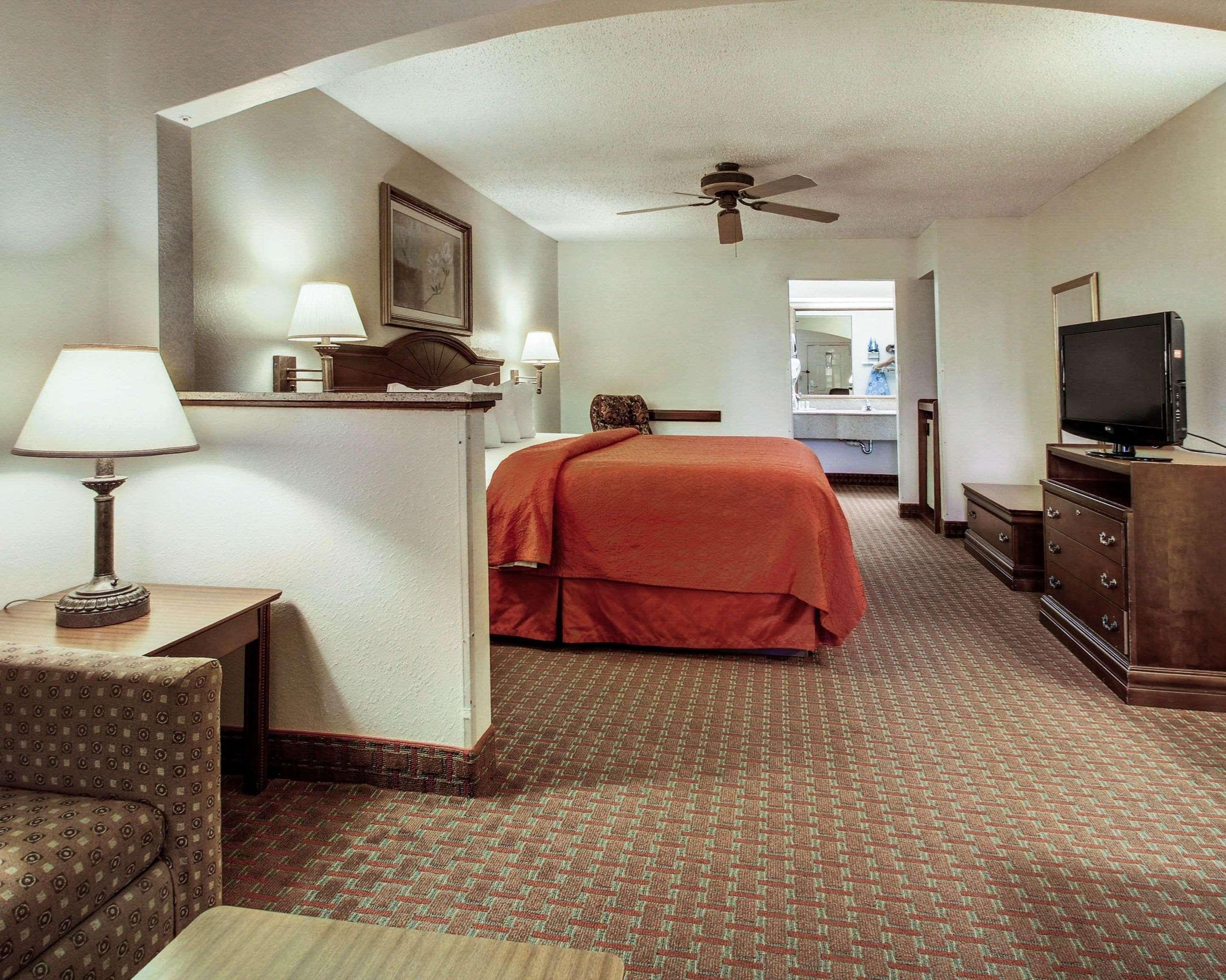 Quality Inn & Suites Clinton Kültér fotó
