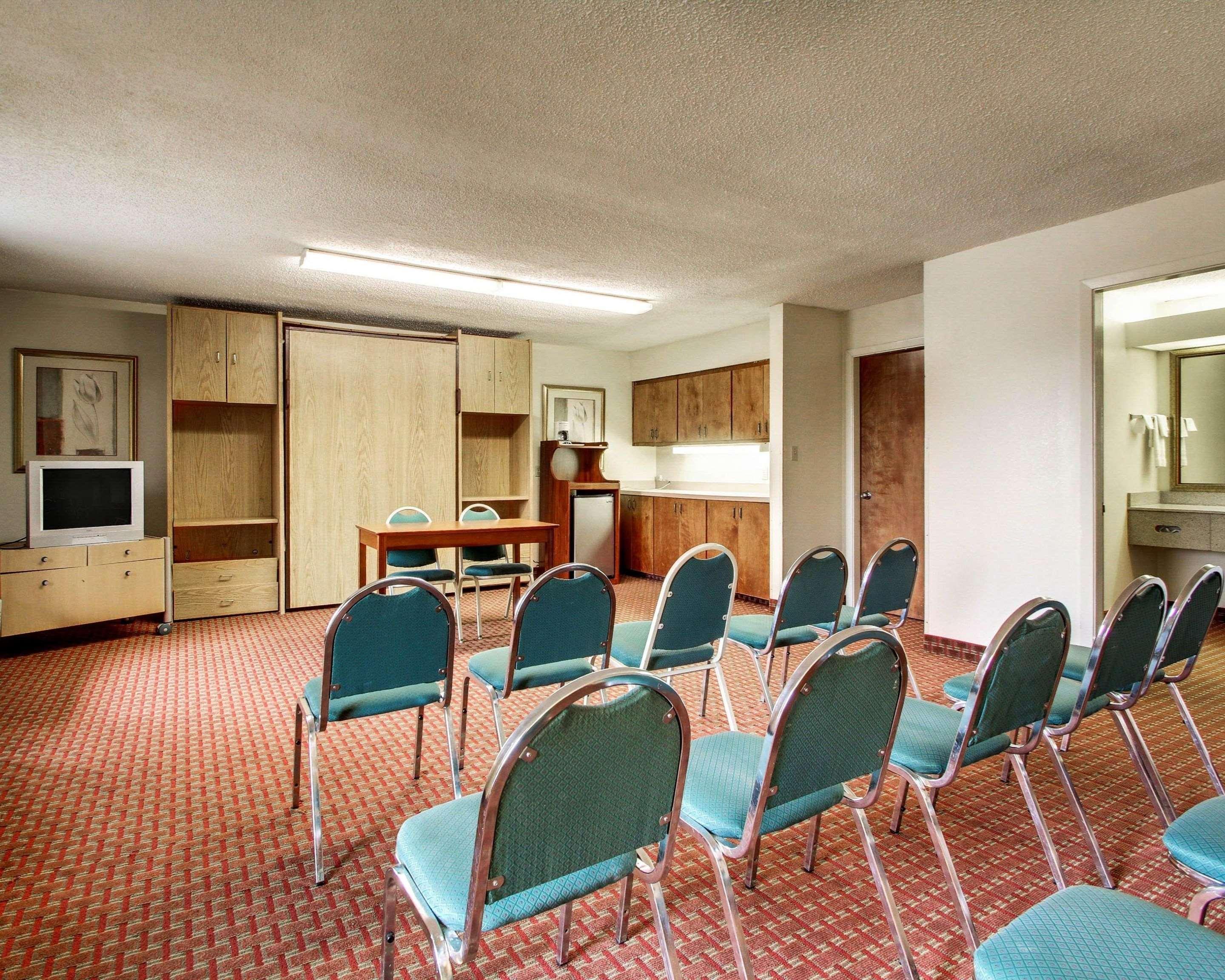 Quality Inn & Suites Clinton Kültér fotó