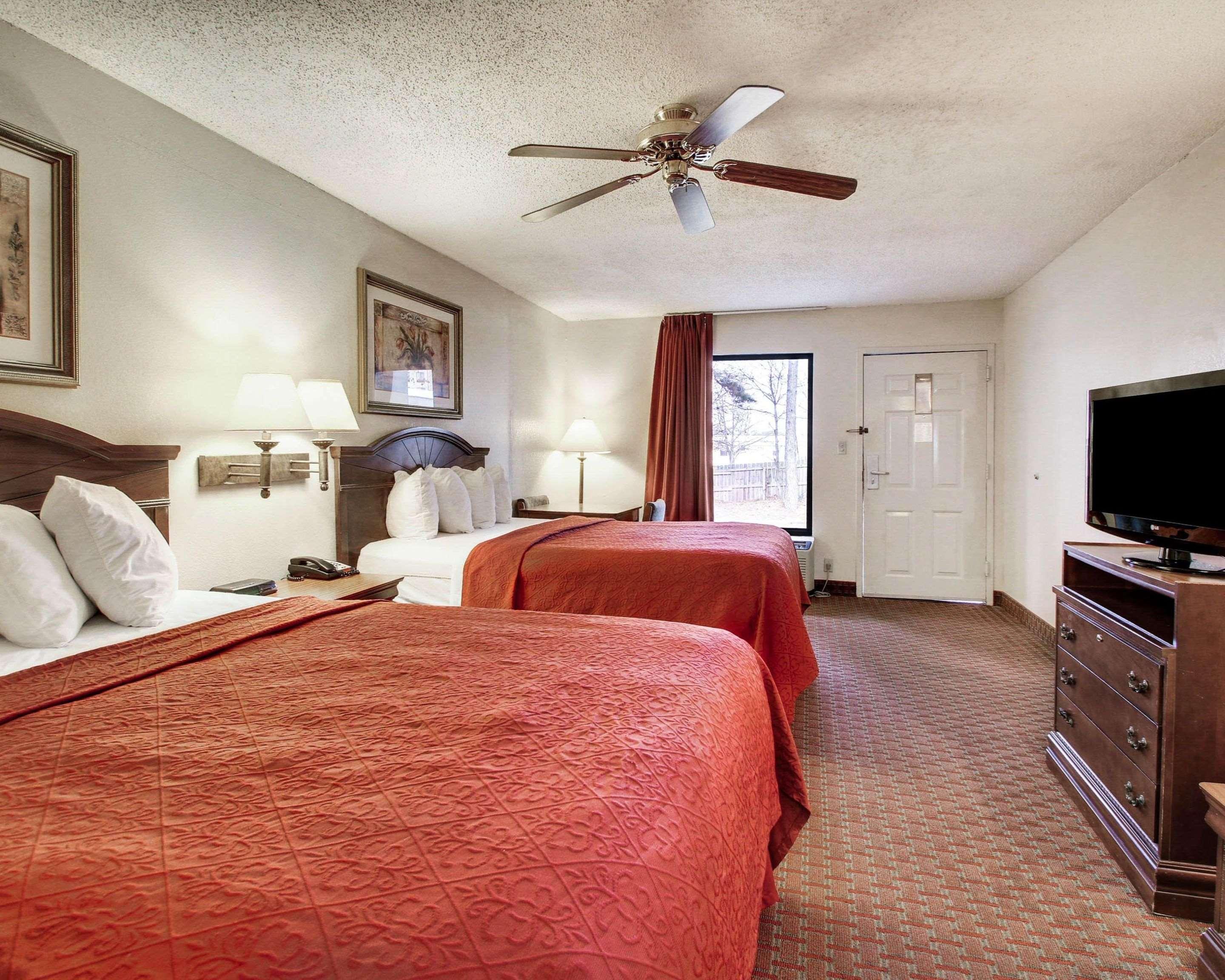 Quality Inn & Suites Clinton Kültér fotó