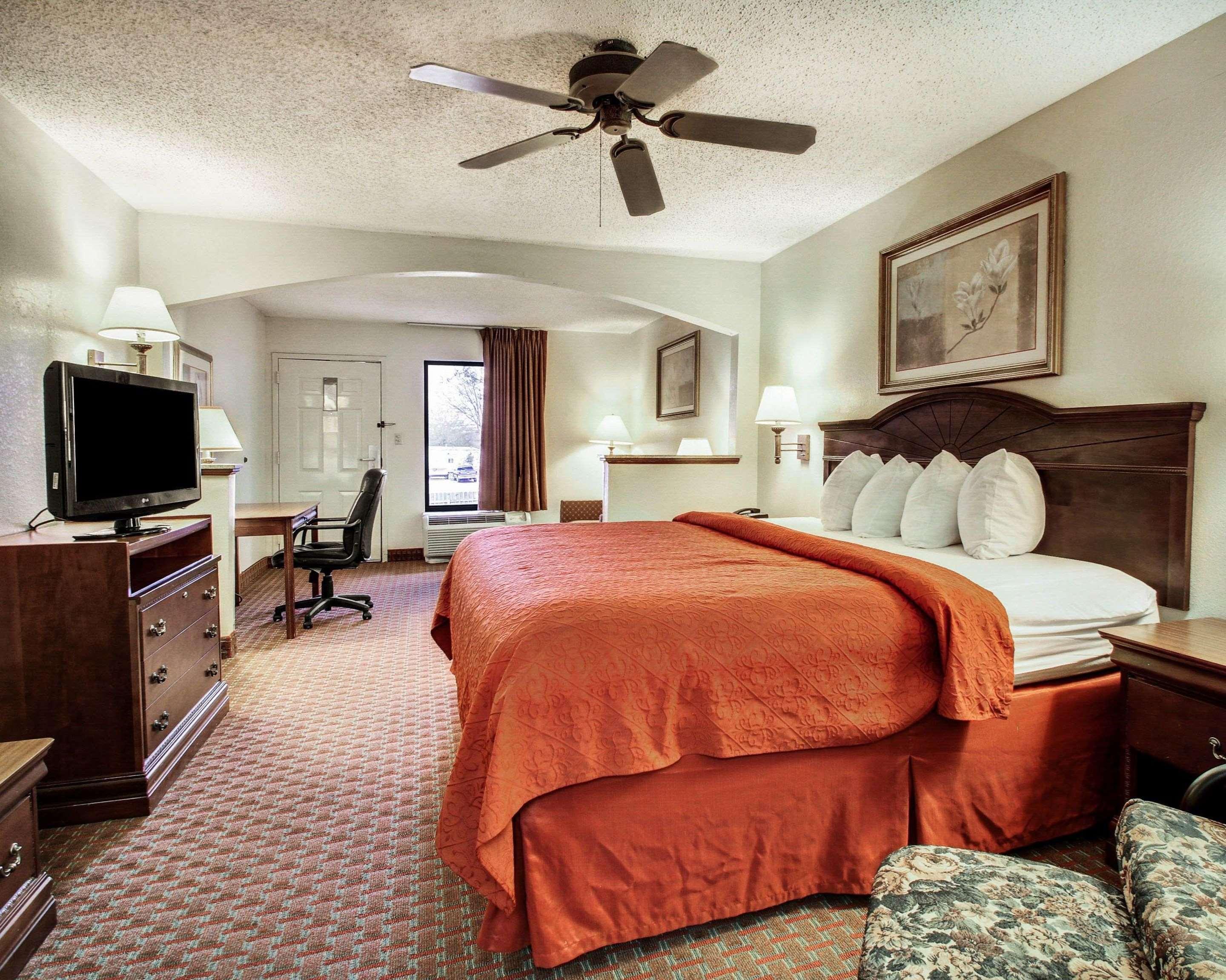 Quality Inn & Suites Clinton Kültér fotó