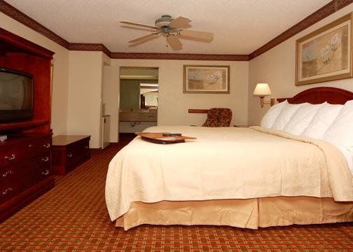Quality Inn & Suites Clinton Szoba fotó